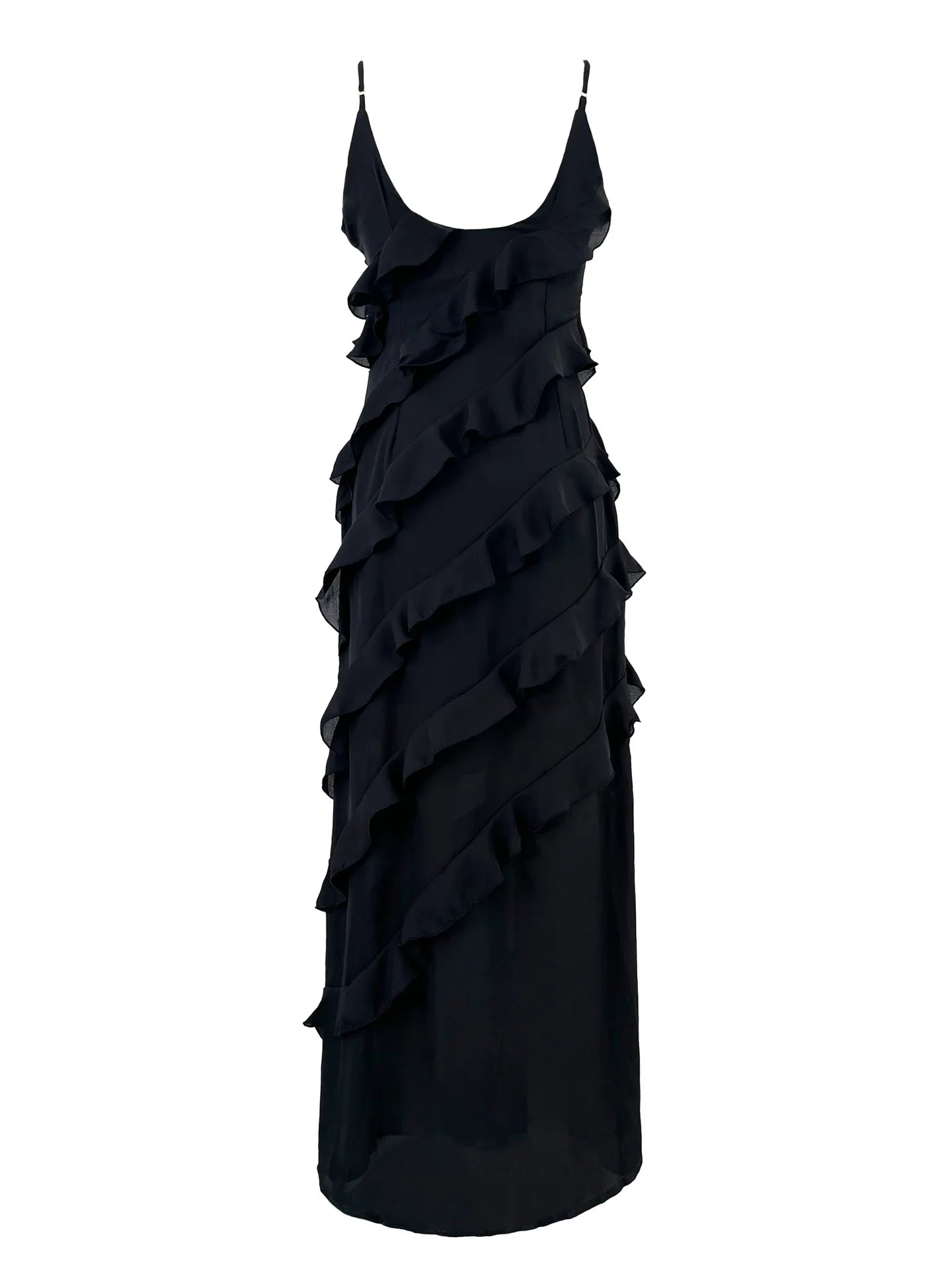 A summer classic. This long chiffon dress is pure charm and lightness, with thin straps and ruffles that give a sexy and romantic touch. The perfect fit for any occasion under the sun.